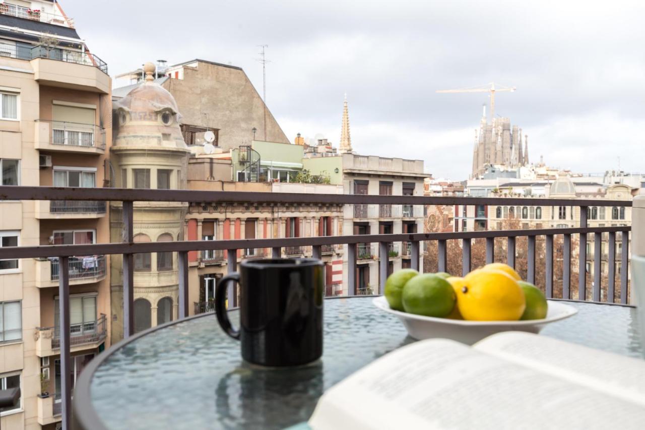Heart Of The City Sunny With Iconic Terrace View Barcelona Luaran gambar
