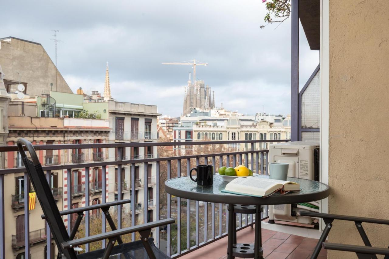 Heart Of The City Sunny With Iconic Terrace View Barcelona Luaran gambar