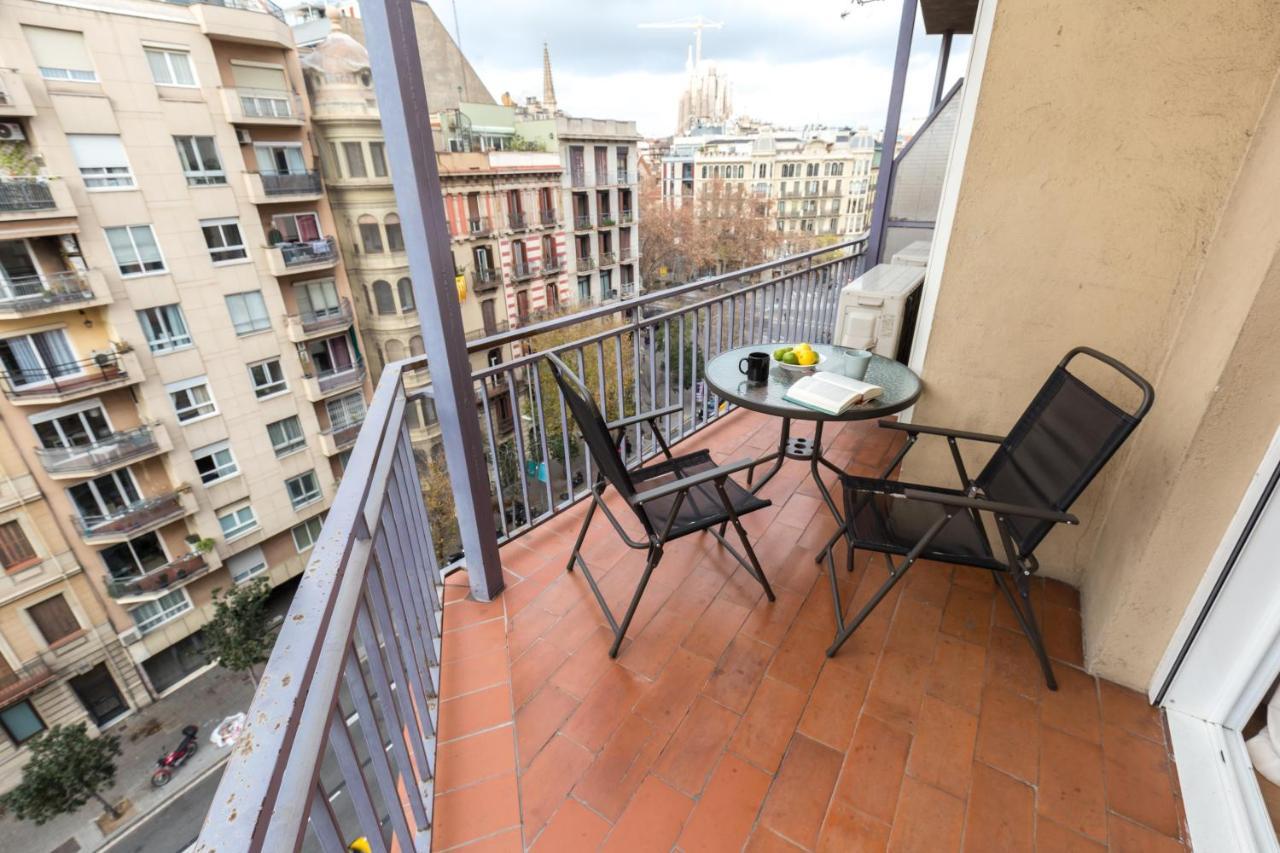Heart Of The City Sunny With Iconic Terrace View Barcelona Luaran gambar